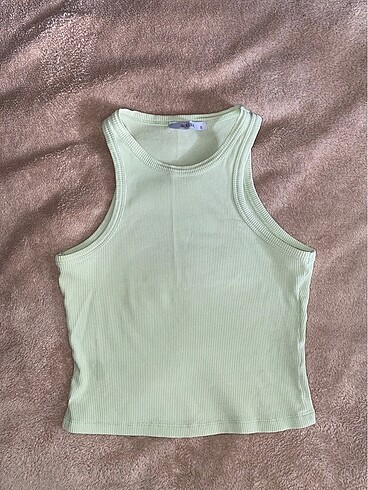 halter yaka atlet