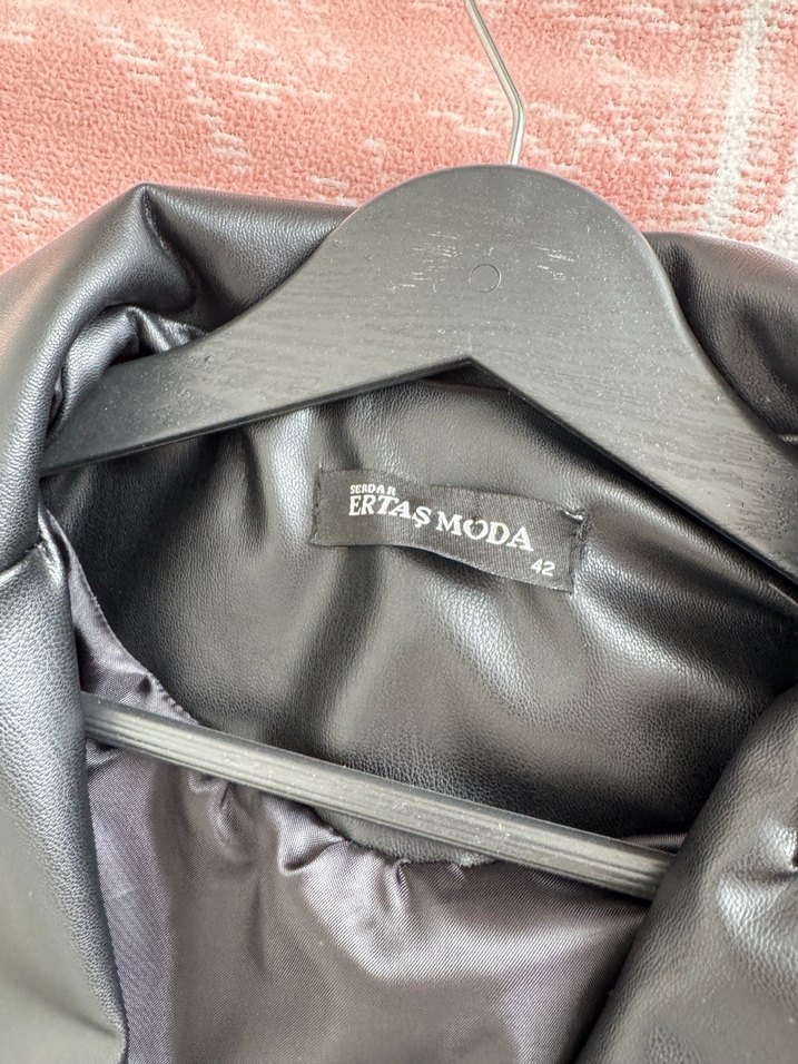 Düğmeli Siyah Deri Kadın Ceket - Görsel 2