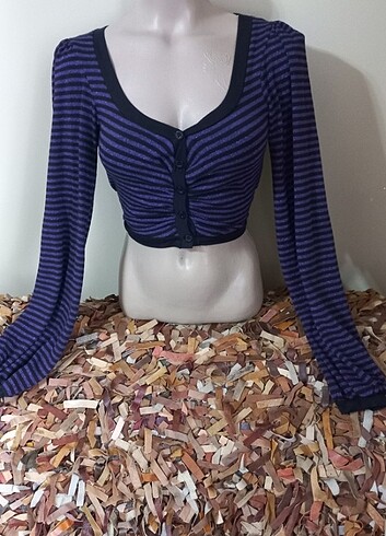 m Beden TWIST CROP