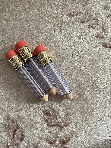 Kalem ?? lip gloss tüpü