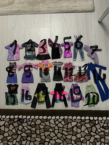 Barbie Barbie kıyafetler adet fıyattır