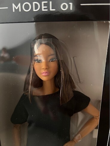 Beden Barbie basics 01 bebek