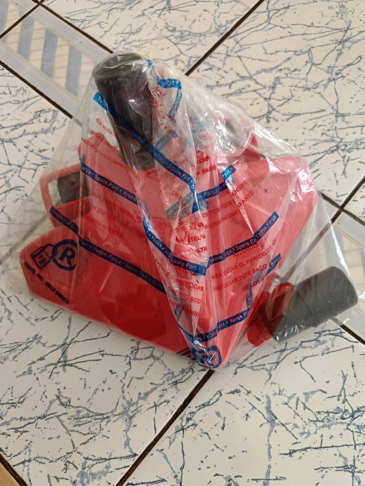 ÜÇGEN TASARIMLI KIRMIZI   BLUE HOUSE  BH 008 ÇEKGEÇ EMİCİ BAŞLIK - Görsel 2