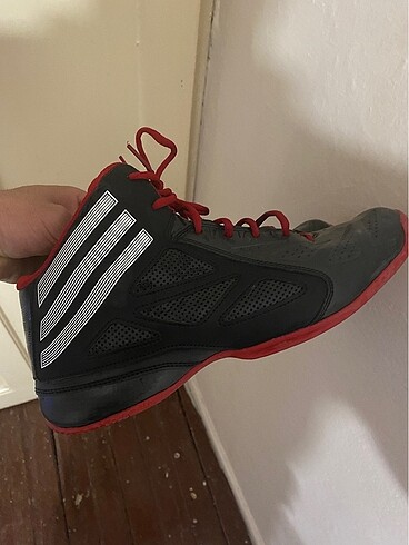 Adidas Basketbol Ayakkabisi