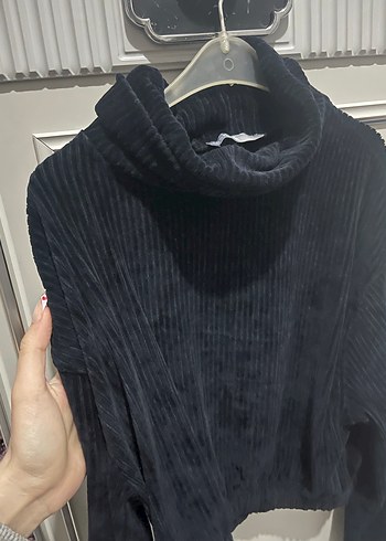 Siyah Yüksek Yakalı Mini Kadın Kazak kadife - Görsel 4