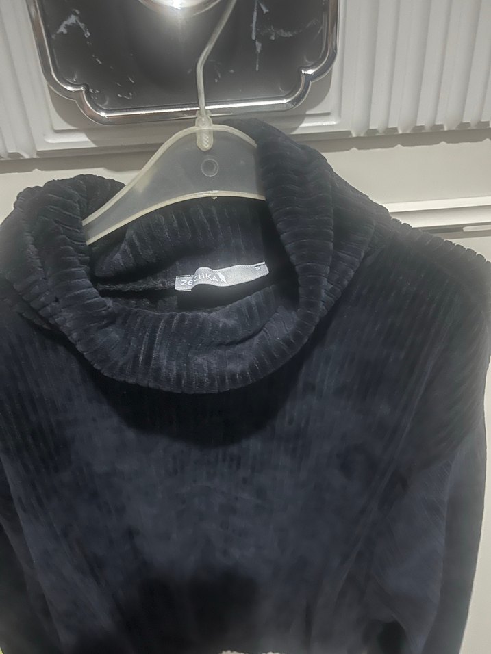 Siyah Yüksek Yakalı Mini Kadın Kazak kadife - Görsel 5