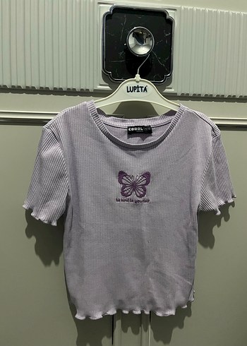 Mor Baskılı Kısa Kollu Crop Tişört - Görsel 4