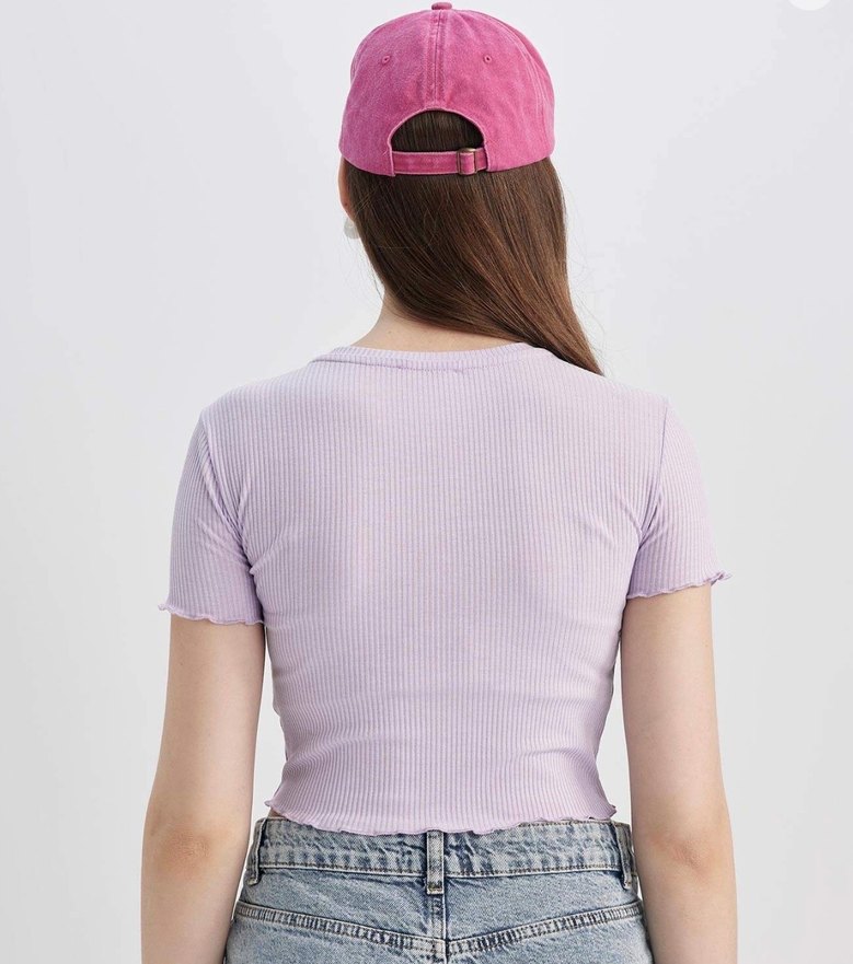 Mor Baskılı Kısa Kollu Crop Tişört - Görsel 2