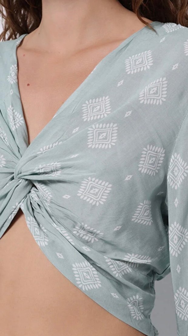 Turkuaz kısa crop gömlek. Bir kere kullanıldıx - Görsel 2