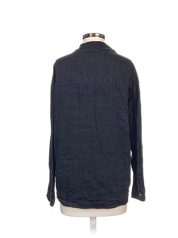s Beden Pull and Bear Gömlek %70 İndirimli.