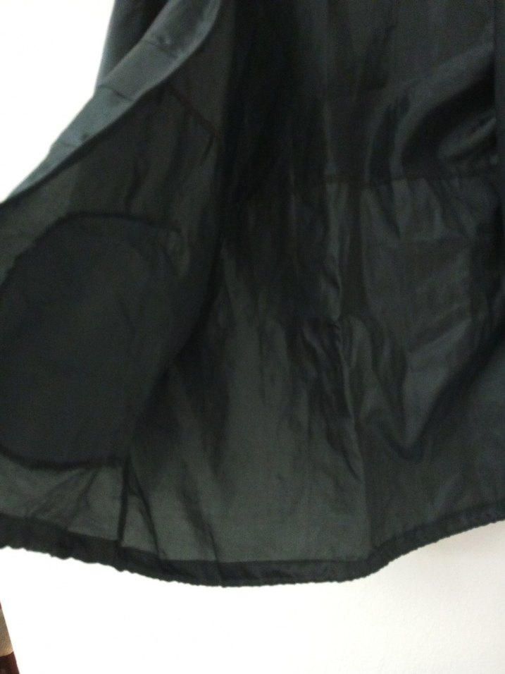 Siyah Fermuarlı Yağmurluk - Görsel 2