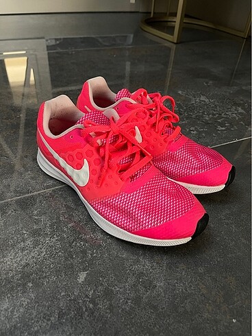 Nike spor ayakkabı