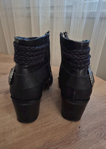 Oxxo Tokalı Siyah Deri Kadın Bot - Görsel 10