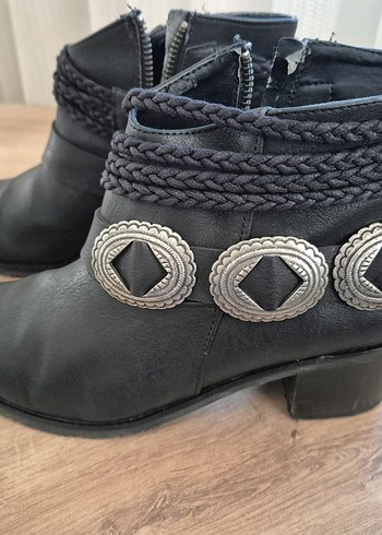 Oxxo Tokalı Siyah Deri Kadın Bot - Görsel 9