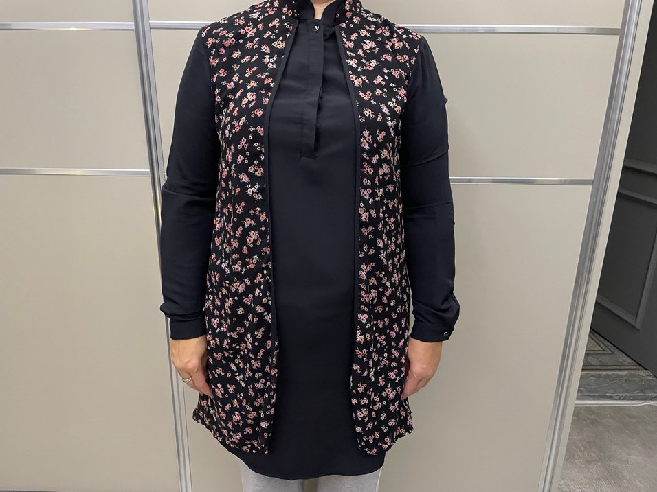 Uzun Kollu Siyah Çiçekli Kadın Tunik - Görsel 3