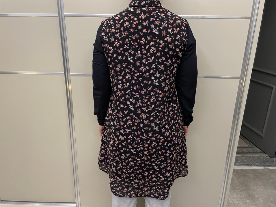 Uzun Kollu Siyah Çiçekli Kadın Tunik - Görsel 2