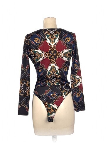 s Beden Zara Bluz %70 İndirimli.