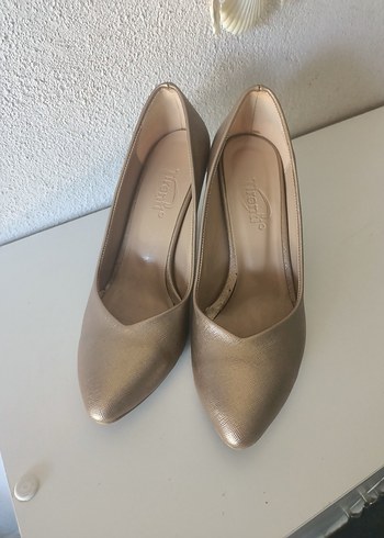 Gold Stiletto Kadın Ayakkabı