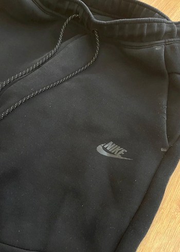 m Beden Nike Tech Fleece
