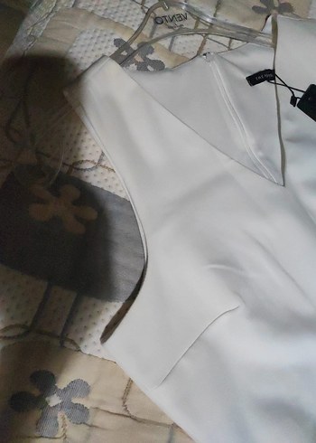 V Yaka Çiçek Desenli Midi Elbise - Görsel 3