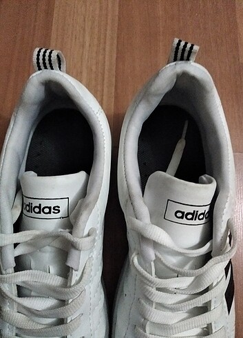 36 Beden beyaz Renk Adidas spor ayakkabı 