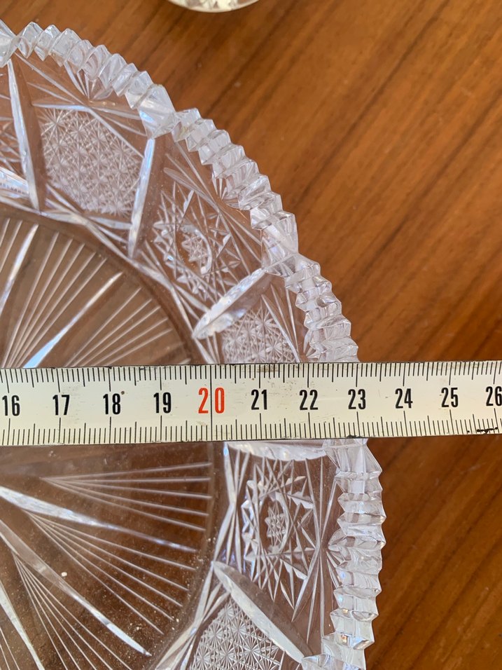 Beyaz Kristal Desenli Vazolar ve Tabaklar - Görsel 2