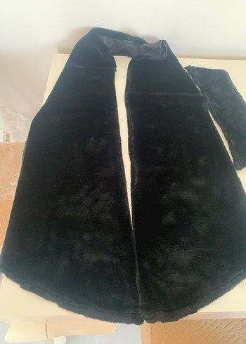 Siyah kürk parçaları - Görsel 3