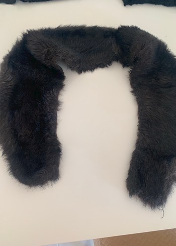 Siyah kürk parçaları - Görsel 5