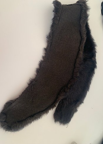 Siyah kürk parçaları - Görsel 4