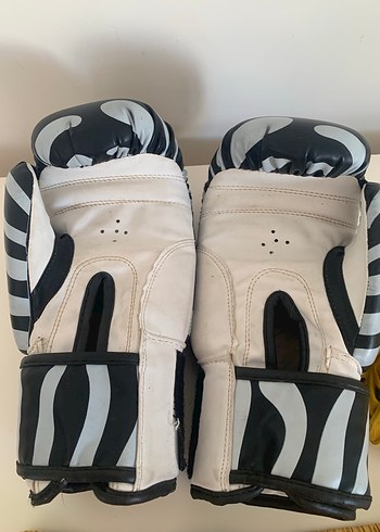 Baskılı Kemerli Erkek Boks Eldiveni ve Şortu - Görsel 2