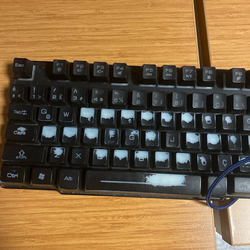 Renkli LED aydınlatmalı klavye - Görsel 3