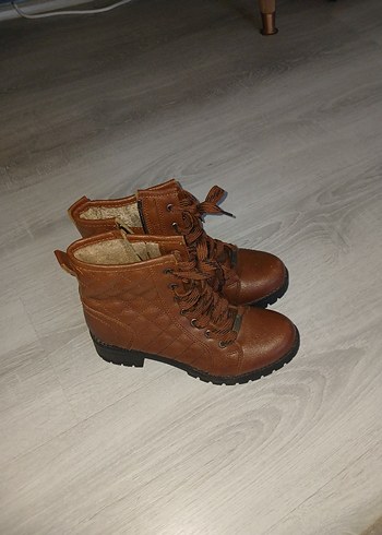 Kahverengi Deri Kadın Topuklu Bot
