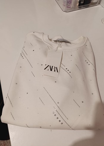 Zara Kadın Beyaz Payetli Sweatshirt