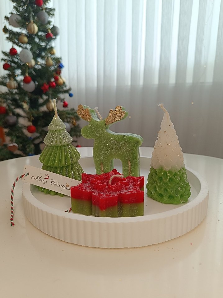 Beyaz ve Yeşil Yılbaşı Temalı Mum Seti - Görsel 3