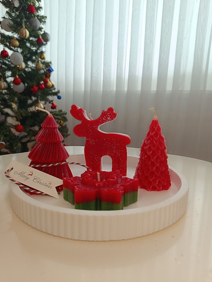 Beyaz ve Yeşil Yılbaşı Temalı Mum Seti - Görsel 4