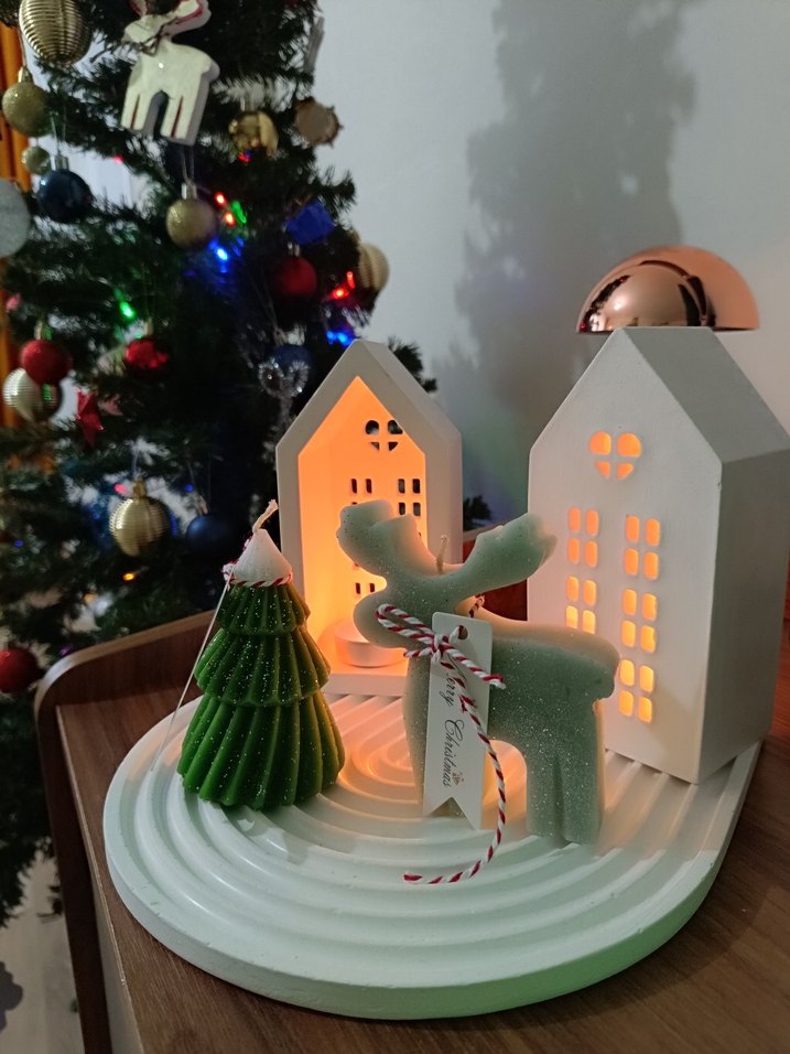 Beyaz Ev ve Geyik Figürlü Dekoratif Mumluk - Görsel 3