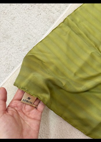 Armine yeşil twil ipek eşarp - Görsel 2