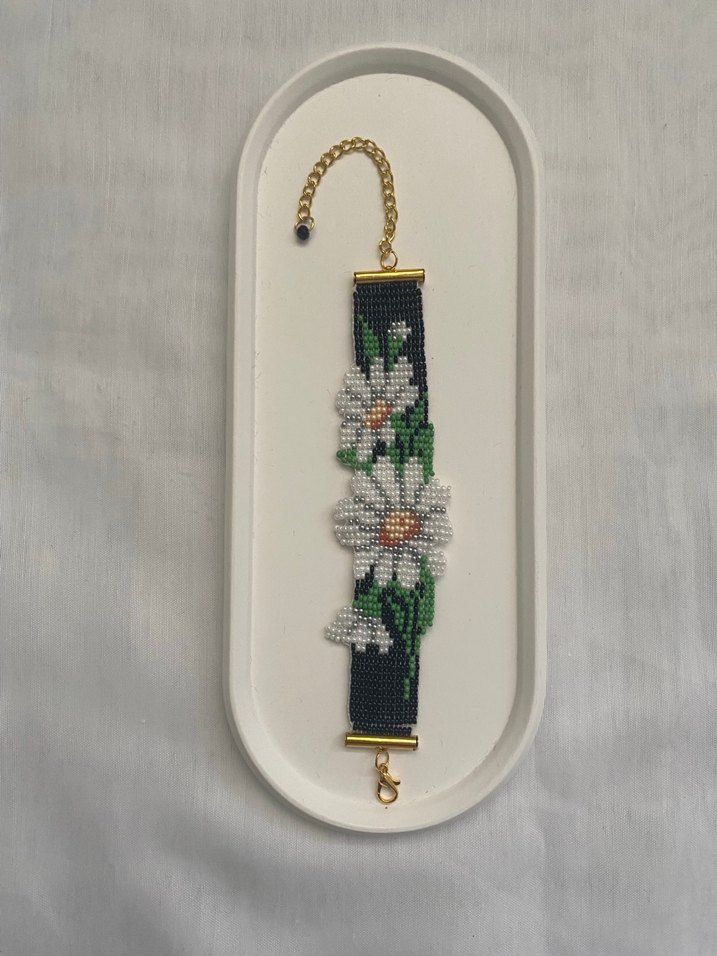 Kum boncuklu papatyalı bileklik - Görsel 2