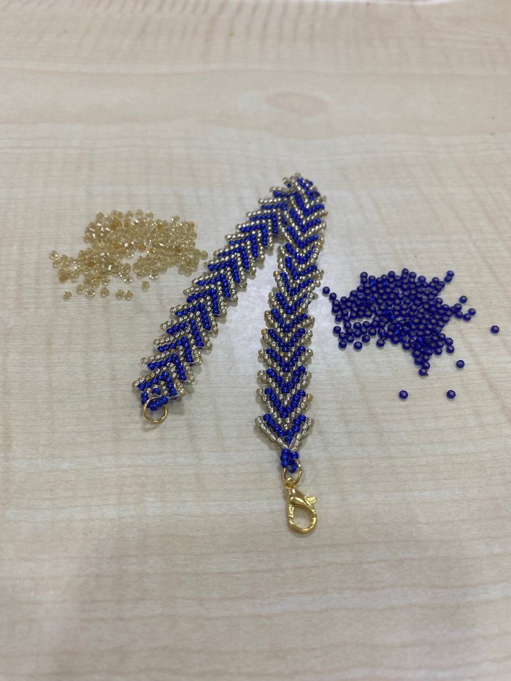 Gold lacivert kum boncuk bileklik - Görsel 4