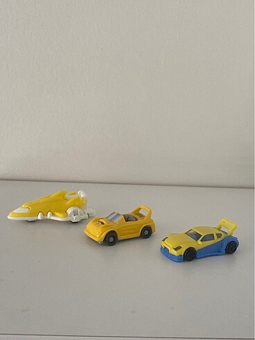 Mini oyuncak arabalar