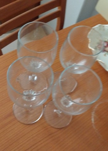 Şeffaf Ayaklı Cam Kadehler - Görsel 3