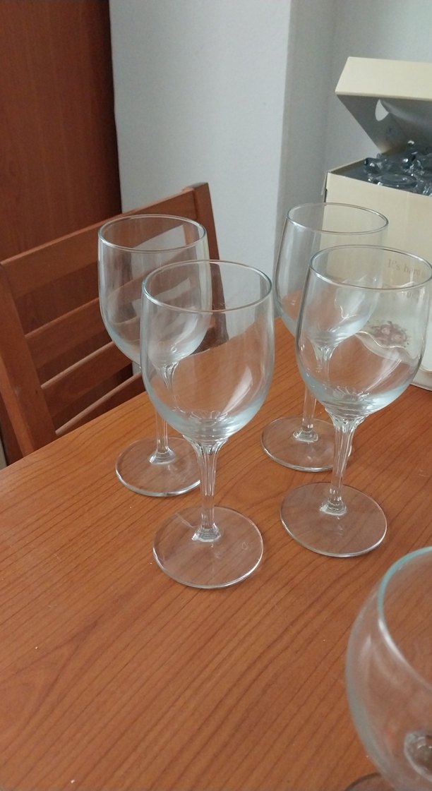 Şeffaf Ayaklı Cam Kadehler - Görsel 2