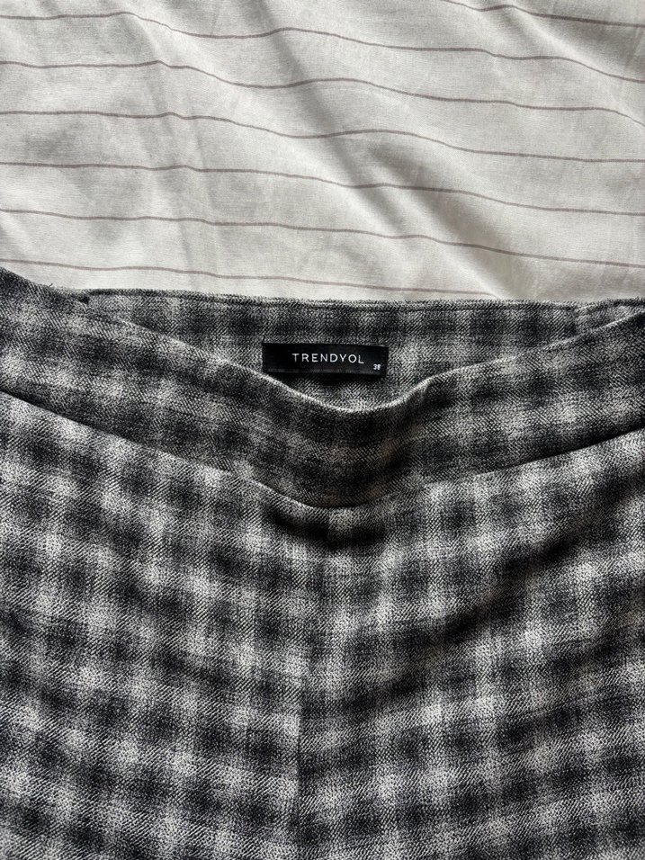 Trendyolmilla Ekose Desenli Kumaş Pantolon - Görsel 3