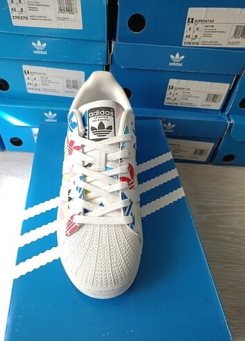 43 Beden çeşitli Renk Adidas Süperstar Desenli
