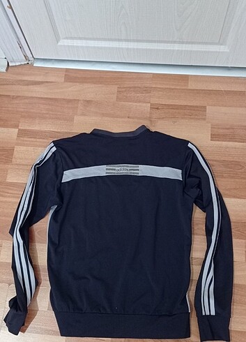 m Beden Adidas spor sweatshirt 