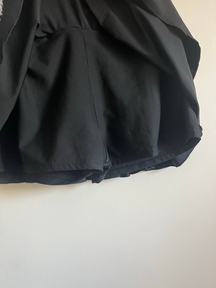 Siyah Drapeli Asimetrik Şortlu Etekli Mayo - Görsel 4