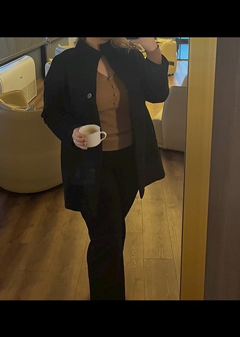 Düğmeli Siyah Kaşe Kaban - Görsel 4