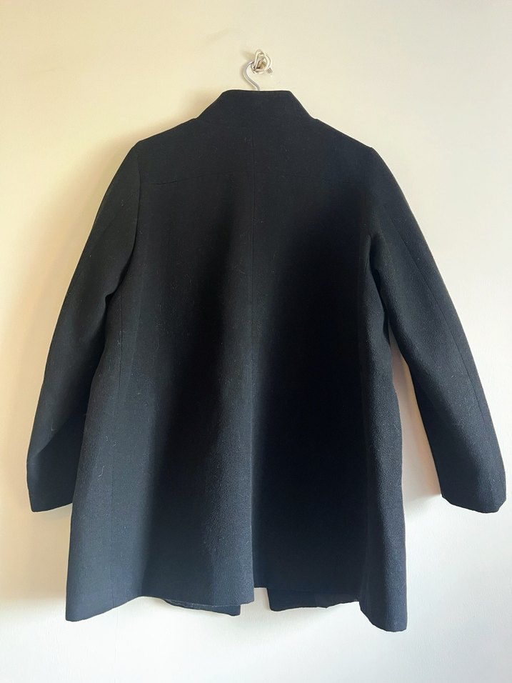 Düğmeli Siyah Kaşe Kaban - Görsel 2