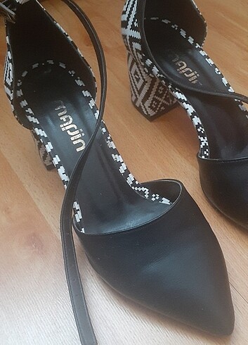 Marjin Siyah Topuklu Ayakkabı 
