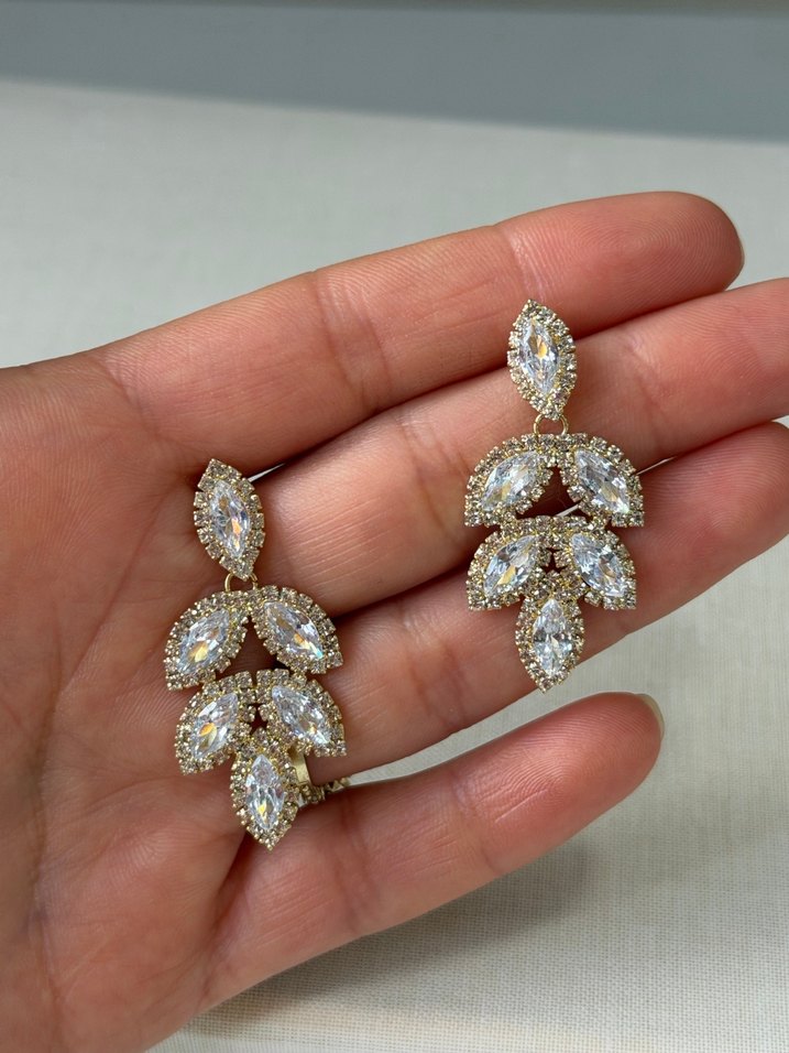 Altın Renkli Nakışlı Midi Küpe - Görsel 2